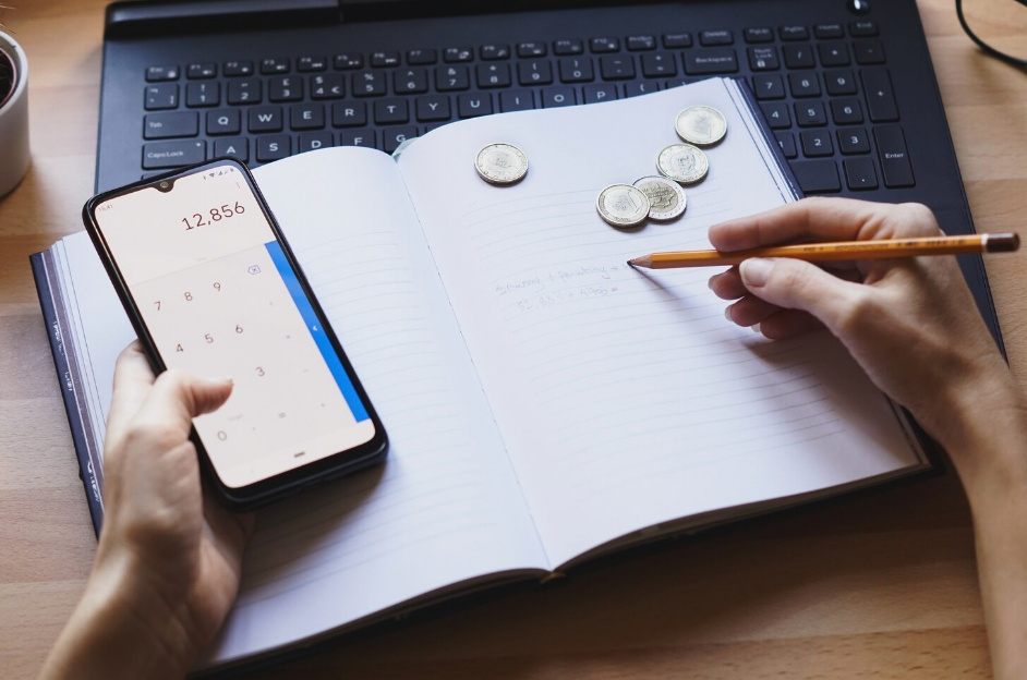 YNAB vs EveryDollar: A Detailed Budgeting App Comparison