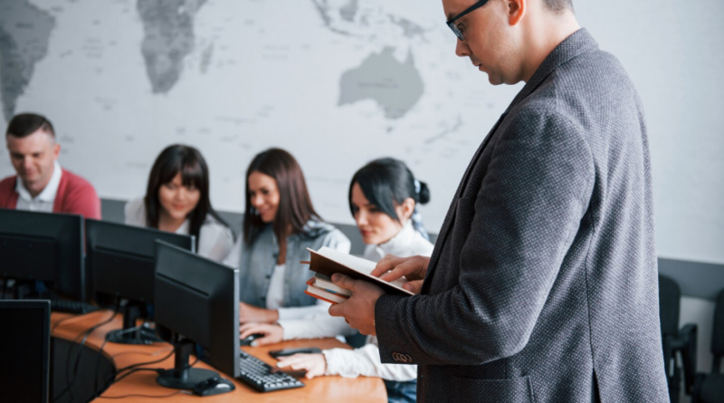 Quantic School of Business and Technology: Programs, Learning Model, and Accreditation Guide