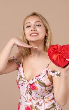 Valentines Day Tops for Women: Stylish Outfit Ideas